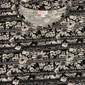 Lularoe daisy black white Maria XL